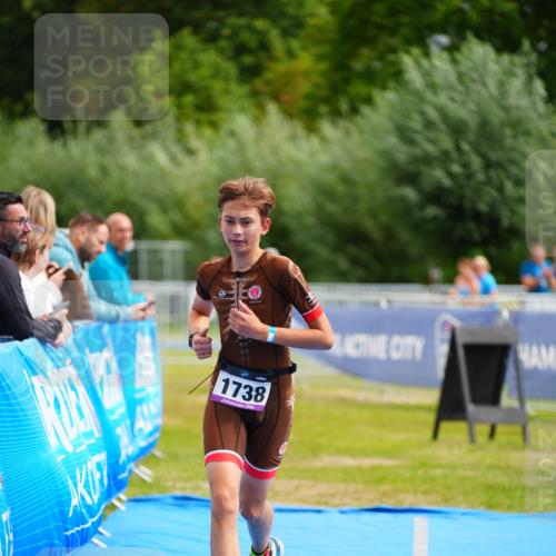 30.08.2026 - Elbe Triathlon Hamburg LAZAROV Photography http://msf.ph/oto/10070081 30.08.2026 12:46:49 Ziel 1738 meine-sportfotos.de
