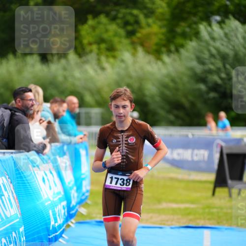 30.08.2026 - Elbe Triathlon Hamburg LAZAROV Photography http://msf.ph/oto/10070084 30.08.2026 12:46:49 Ziel 1738 meine-sportfotos.de