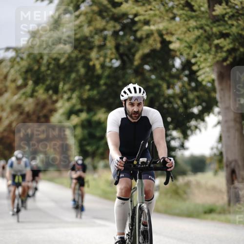 30.08.2026 - Elbe Triathlon Hamburg Michael Burmester http://msf.ph/oto/10070110 30.08.2026 09:52:14 Radfahren 470, 504, 512, 524, 550, 555, 716, 783, 876 meine-sportfotos.de