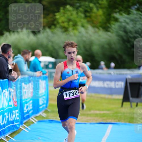 30.08.2026 - Elbe Triathlon Hamburg LAZAROV Photography http://msf.ph/oto/10070114 30.08.2026 12:46:59 Ziel 1684, 1732 meine-sportfotos.de