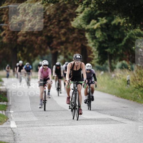 30.08.2026 - Elbe Triathlon Hamburg Michael Burmester http://msf.ph/oto/10070125 30.08.2026 09:52:23 Radfahren 500, 550, 714, 761, 828, 867, 871, 914 meine-sportfotos.de
