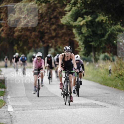 30.08.2026 - Elbe Triathlon Hamburg Michael Burmester http://msf.ph/oto/10070127 30.08.2026 09:52:23 Radfahren 500, 550, 714, 761, 828, 867, 871, 914 meine-sportfotos.de