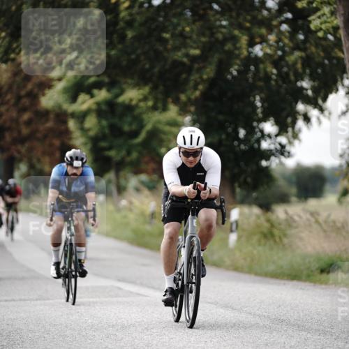 30.08.2026 - Elbe Triathlon Hamburg Michael Burmester http://msf.ph/oto/10070140 30.08.2026 09:52:28 Radfahren 500, 668, 714, 732, 761, 811, 849, 867, 871, 889, 903, 914 meine-sportfotos.de