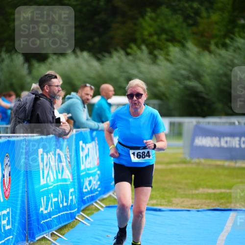 30.08.2026 - Elbe Triathlon Hamburg LAZAROV Photography http://msf.ph/oto/10070147 30.08.2026 12:47:03 Ziel 1684, 1732 meine-sportfotos.de
