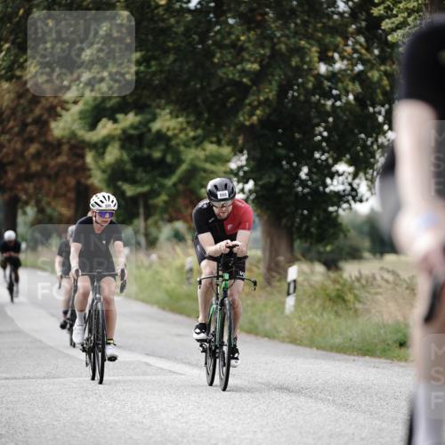 30.08.2026 - Elbe Triathlon Hamburg Michael Burmester http://msf.ph/oto/10070150 30.08.2026 09:52:32 Radfahren 389, 439, 500, 668, 714, 732, 811, 849, 889, 903 meine-sportfotos.de