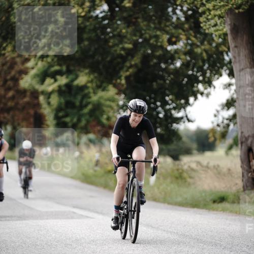 30.08.2026 - Elbe Triathlon Hamburg Michael Burmester http://msf.ph/oto/10070162 30.08.2026 09:52:34 Radfahren 389, 425, 439, 668, 732, 739, 811, 849, 889, 903 meine-sportfotos.de