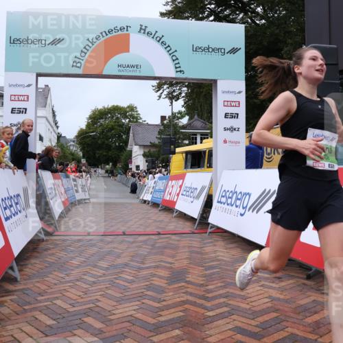 30.08.2026 - Blankeneser Heldenlauf Lena Gebhardt http://msf.ph/oto/10070165 30.08.2026 10:06:15 Ziel 5408 meine-sportfotos.de