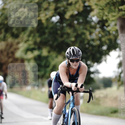 30.08.2026 - Elbe Triathlon Hamburg Michael Burmester http://msf.ph/oto/10070166 30.08.2026 09:52:36 Radfahren 389, 425, 439, 739, 811, 834, 889, 903 meine-sportfotos.de
