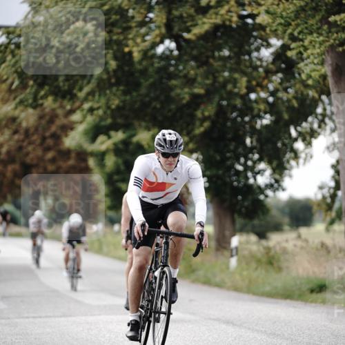30.08.2026 - Elbe Triathlon Hamburg Michael Burmester http://msf.ph/oto/10070179 30.08.2026 09:52:41 Radfahren 386, 425, 428, 739, 789, 834 meine-sportfotos.de