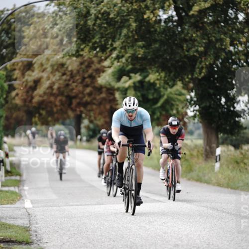 30.08.2026 - Elbe Triathlon Hamburg Michael Burmester http://msf.ph/oto/10070204 30.08.2026 09:52:54 Radfahren 415, 606, 634, 663, 721, 791, 855, 908 meine-sportfotos.de