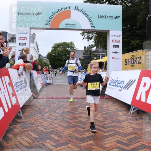 30.08.2026 - Blankeneser Heldenlauf Lena Gebhardt http://msf.ph/oto/10070206 30.08.2026 10:06:35 Ziel 1365, 1367 meine-sportfotos.de