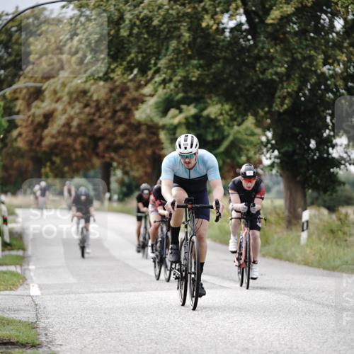 30.08.2026 - Elbe Triathlon Hamburg Michael Burmester http://msf.ph/oto/10070207 30.08.2026 09:52:54 Radfahren 415, 606, 634, 663, 721, 791, 855, 908 meine-sportfotos.de