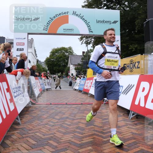 30.08.2026 - Blankeneser Heldenlauf Lena Gebhardt http://msf.ph/oto/10070231 30.08.2026 10:06:36 Ziel 1365, 1367 meine-sportfotos.de