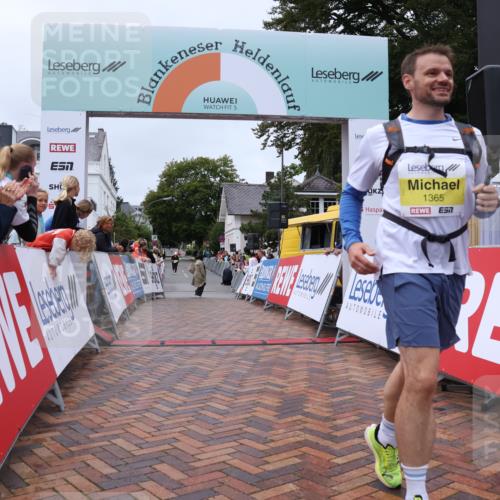 30.08.2026 - Blankeneser Heldenlauf Lena Gebhardt http://msf.ph/oto/10070240 30.08.2026 10:06:36 Ziel 1365, 1367 meine-sportfotos.de