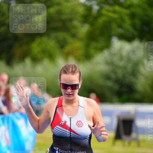 30.08.2026 - Elbe Triathlon Hamburg LAZAROV Photography http://msf.ph/oto/10070339 30.08.2026 12:51:55 Ziel 1759 meine-sportfotos.de