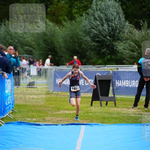 30.08.2026 - Elbe Triathlon Hamburg LAZAROV Photography http://msf.ph/oto/10070348 30.08.2026 12:52:11 Ziel 1854 meine-sportfotos.de