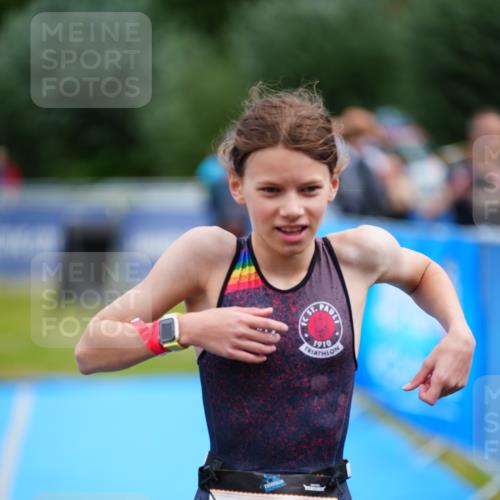 30.08.2026 - Elbe Triathlon Hamburg LAZAROV Photography http://msf.ph/oto/10070361 30.08.2026 12:52:15 Ziel 1854 meine-sportfotos.de
