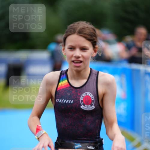 30.08.2026 - Elbe Triathlon Hamburg LAZAROV Photography http://msf.ph/oto/10070363 30.08.2026 12:52:15 Ziel 1854 meine-sportfotos.de