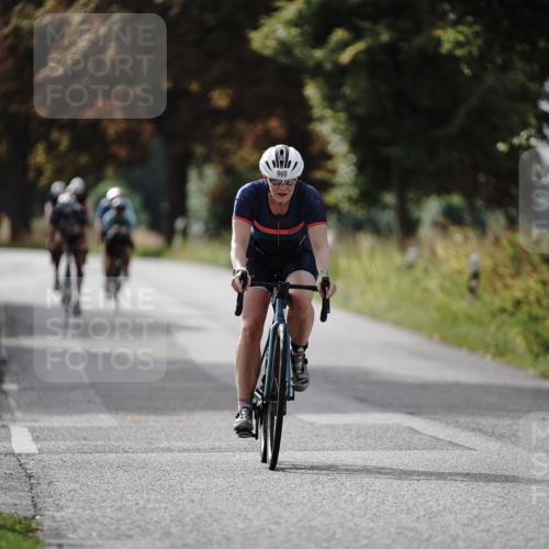 30.08.2026 - Elbe Triathlon Hamburg Michael Burmester http://msf.ph/oto/10070364 30.08.2026 09:54:40 Radfahren 648, 711, 856, 911, 960 meine-sportfotos.de