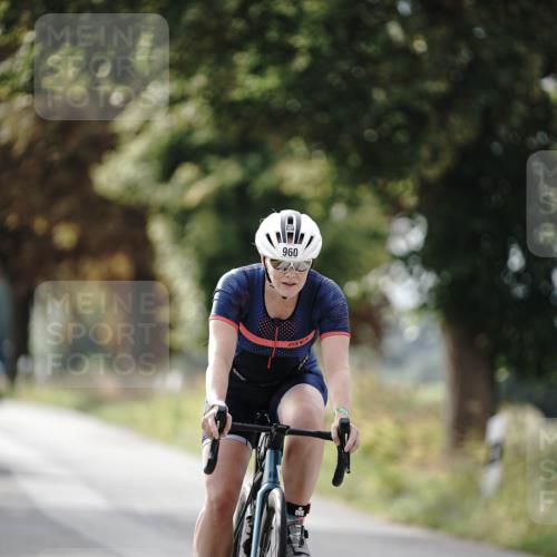 30.08.2026 - Elbe Triathlon Hamburg Michael Burmester http://msf.ph/oto/10070367 30.08.2026 09:54:41 Radfahren 648, 711, 856, 911, 960 meine-sportfotos.de