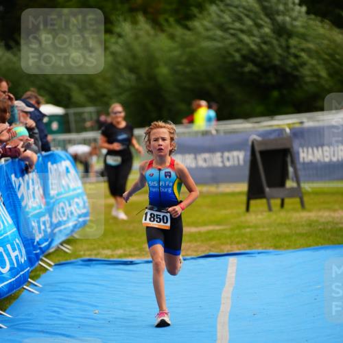 30.08.2026 - Elbe Triathlon Hamburg LAZAROV Photography http://msf.ph/oto/10070372 30.08.2026 12:52:44 Ziel 1705, 1850 meine-sportfotos.de