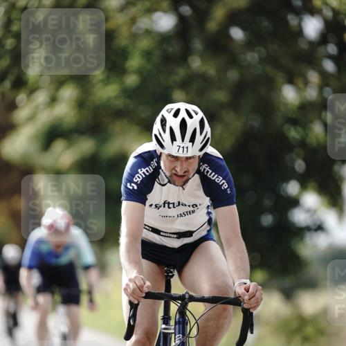 30.08.2026 - Elbe Triathlon Hamburg Michael Burmester http://msf.ph/oto/10070374 30.08.2026 09:54:45 Radfahren 400, 418, 541, 583, 648, 711, 911 meine-sportfotos.de
