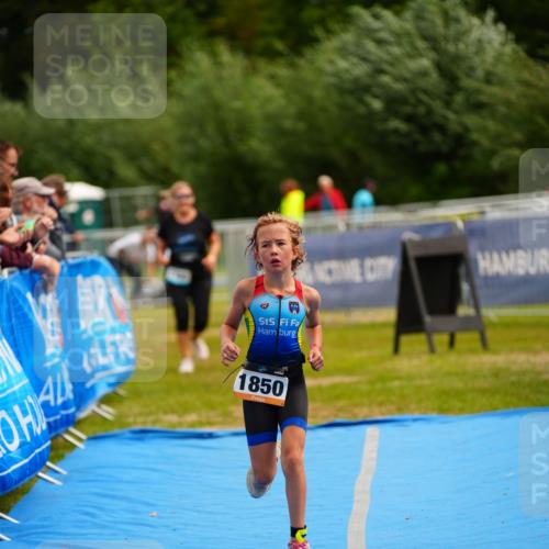30.08.2026 - Elbe Triathlon Hamburg LAZAROV Photography http://msf.ph/oto/10070375 30.08.2026 12:52:44 Ziel 1705, 1850 meine-sportfotos.de