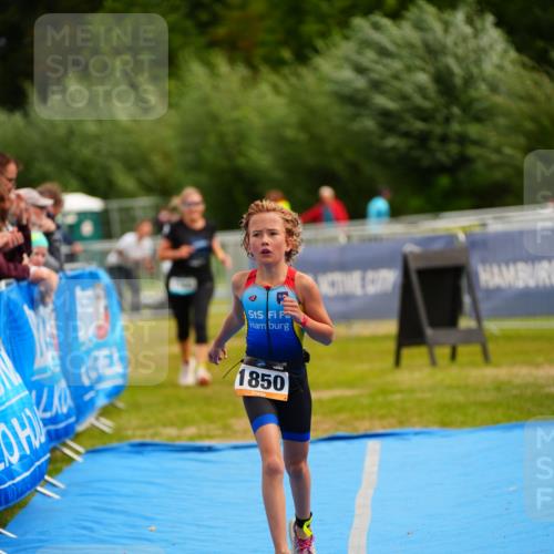 30.08.2026 - Elbe Triathlon Hamburg LAZAROV Photography http://msf.ph/oto/10070379 30.08.2026 12:52:44 Ziel 1705, 1850 meine-sportfotos.de