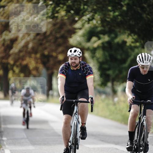 30.08.2026 - Elbe Triathlon Hamburg Michael Burmester http://msf.ph/oto/10070384 30.08.2026 09:54:49 Radfahren 400, 418, 541, 583, 648 meine-sportfotos.de