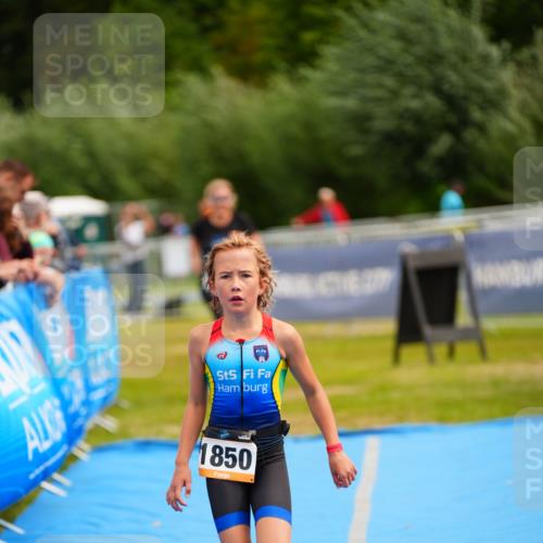 30.08.2026 - Elbe Triathlon Hamburg LAZAROV Photography http://msf.ph/oto/10070394 30.08.2026 12:52:45 Ziel 1705, 1850 meine-sportfotos.de