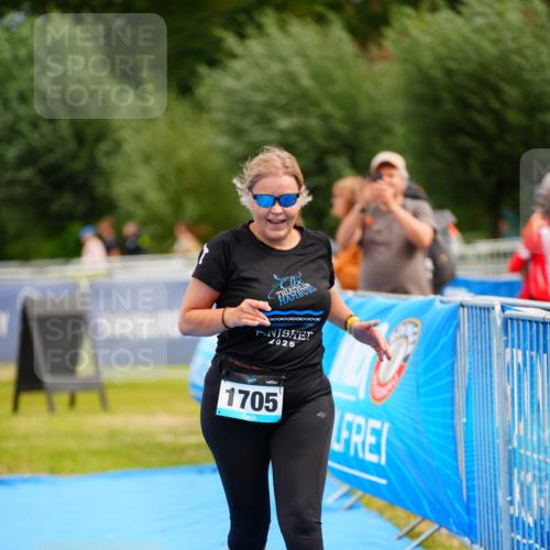 30.08.2026 - Elbe Triathlon Hamburg LAZAROV Photography http://msf.ph/oto/10070407 30.08.2026 12:52:51 Ziel 1705 meine-sportfotos.de