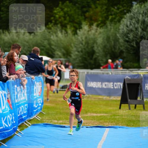 30.08.2026 - Elbe Triathlon Hamburg LAZAROV Photography http://msf.ph/oto/10070417 30.08.2026 12:53:02 Ziel 1755, 1768, 1842 meine-sportfotos.de