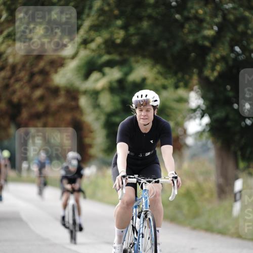 30.08.2026 - Elbe Triathlon Hamburg Michael Burmester http://msf.ph/oto/10070422 30.08.2026 09:55:19 Radfahren 457, 488, 528, 628, 633, 927, 933, 939, 961, 967 meine-sportfotos.de