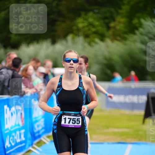 30.08.2026 - Elbe Triathlon Hamburg LAZAROV Photography http://msf.ph/oto/10070478 30.08.2026 12:53:07 Ziel 1755, 1768, 1842 meine-sportfotos.de