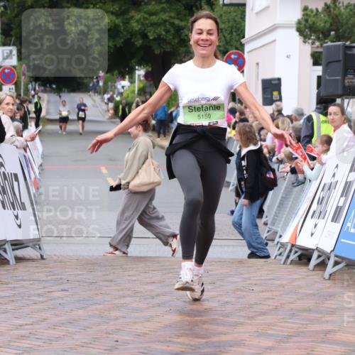 30.08.2026 - Blankeneser Heldenlauf Lena Gebhardt http://msf.ph/oto/10070481 30.08.2026 10:08:22 Ziel 5150, 5751 meine-sportfotos.de