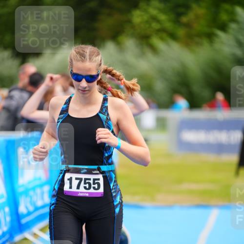 30.08.2026 - Elbe Triathlon Hamburg LAZAROV Photography http://msf.ph/oto/10070486 30.08.2026 12:53:08 Ziel 1755, 1768 meine-sportfotos.de