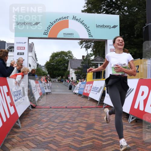 30.08.2026 - Blankeneser Heldenlauf Lena Gebhardt http://msf.ph/oto/10070522 30.08.2026 10:08:24 Ziel 5150, 5751 meine-sportfotos.de