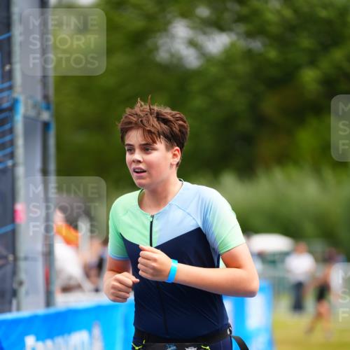 30.08.2026 - Elbe Triathlon Hamburg LAZAROV Photography http://msf.ph/oto/10070523 30.08.2026 12:53:19 Ziel 1731 meine-sportfotos.de