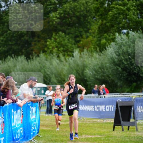 30.08.2026 - Elbe Triathlon Hamburg LAZAROV Photography http://msf.ph/oto/10070532 30.08.2026 12:53:36 Ziel 1757, 1769, 1852 meine-sportfotos.de