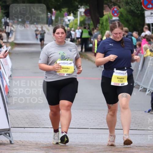 30.08.2026 - Blankeneser Heldenlauf Lena Gebhardt http://msf.ph/oto/10070537 30.08.2026 10:08:59 Ziel  meine-sportfotos.de