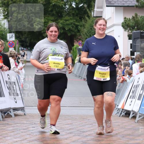 30.08.2026 - Blankeneser Heldenlauf Lena Gebhardt http://msf.ph/oto/10070566 30.08.2026 10:09:03 Ziel 1766, 1767 meine-sportfotos.de
