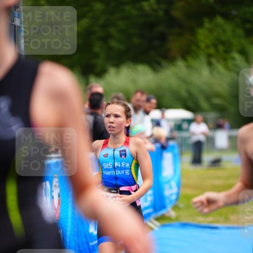 30.08.2026 - Elbe Triathlon Hamburg LAZAROV Photography http://msf.ph/oto/10070575 30.08.2026 12:53:42 Ziel 1757, 1769, 1852 meine-sportfotos.de