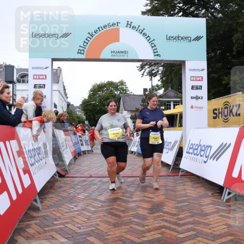 30.08.2026 - Blankeneser Heldenlauf Lena Gebhardt http://msf.ph/oto/10070584 30.08.2026 10:09:06 Ziel 1766, 1767 meine-sportfotos.de