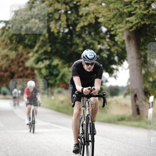 30.08.2026 - Elbe Triathlon Hamburg Michael Burmester http://msf.ph/oto/10070589 30.08.2026 09:56:48 Radfahren 543, 643, 646, 771, 901, 912, 957 meine-sportfotos.de