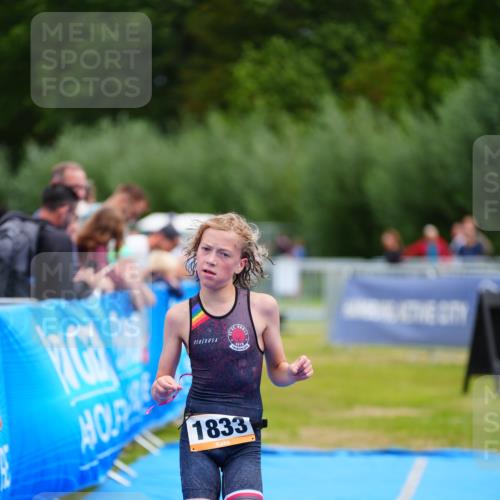 30.08.2026 - Elbe Triathlon Hamburg LAZAROV Photography http://msf.ph/oto/10070607 30.08.2026 12:53:55 Ziel 1761, 1833 meine-sportfotos.de