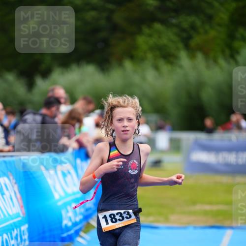 30.08.2026 - Elbe Triathlon Hamburg LAZAROV Photography http://msf.ph/oto/10070610 30.08.2026 12:53:55 Ziel 1761, 1833 meine-sportfotos.de