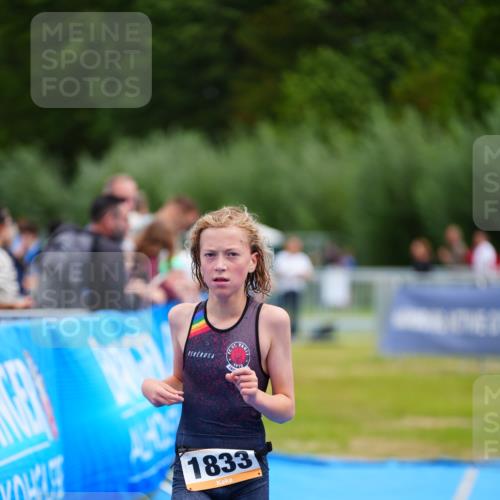 30.08.2026 - Elbe Triathlon Hamburg LAZAROV Photography http://msf.ph/oto/10070612 30.08.2026 12:53:55 Ziel 1761, 1833 meine-sportfotos.de