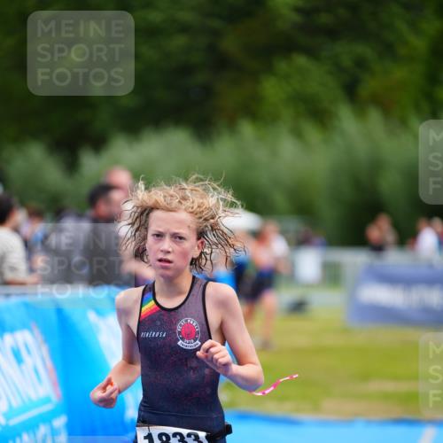 30.08.2026 - Elbe Triathlon Hamburg LAZAROV Photography http://msf.ph/oto/10070615 30.08.2026 12:53:55 Ziel 1761, 1833 meine-sportfotos.de