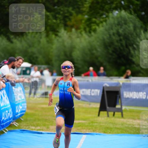 30.08.2026 - Elbe Triathlon Hamburg LAZAROV Photography http://msf.ph/oto/10070679 30.08.2026 12:54:07 Ziel 1855 meine-sportfotos.de