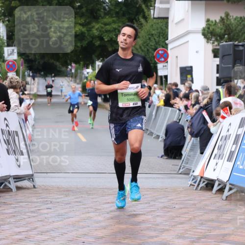 30.08.2026 - Blankeneser Heldenlauf Lena Gebhardt http://msf.ph/oto/10070682 30.08.2026 10:09:35 Ziel 5005 meine-sportfotos.de